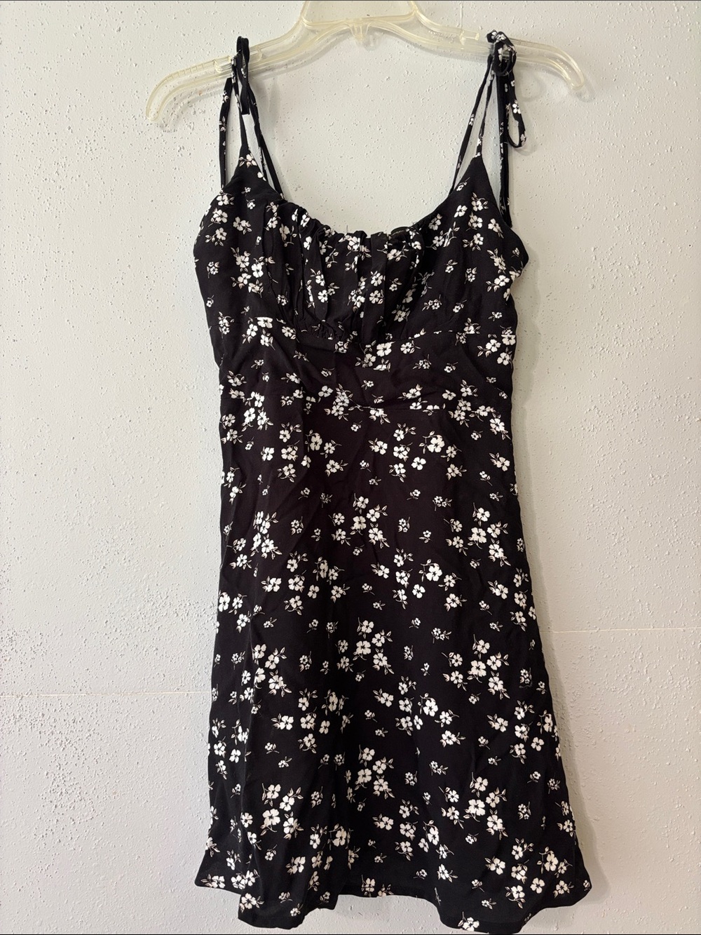 Women’s Medium Hesperus Sundress with fitted top and zipper back.